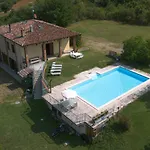 Appartamento Casolara Apartments, & Glamping Castello di Serravalle