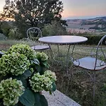 Casolara Apartments, & Glamping Apartamento Castello di Serravalle