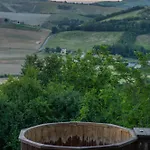 Casolara Apartments, & Glamping Apartamento Castello di Serravalle
