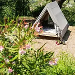 Casolara Apartments, & Glamping * Castello di Serravalle