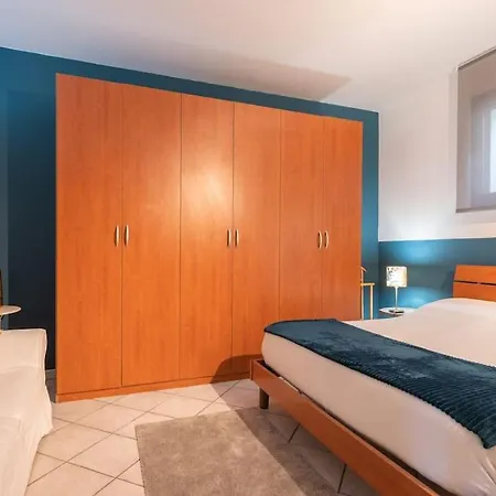 Casolara Apartments, & Glamping Castello di Serravalle