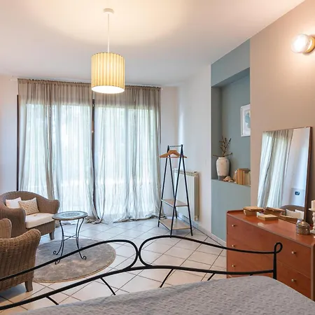 Apartment Casolara Apartments, & Glamping Castello di Serravalle