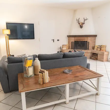 Appartamento Casolara Apartments, & Glamping Castello di Serravalle