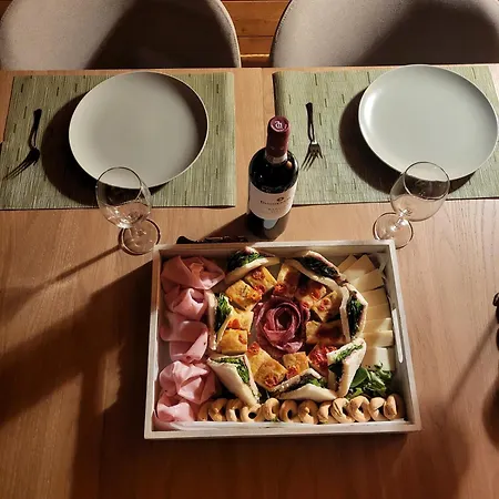 Casolara Apartments, & Glamping Daire *