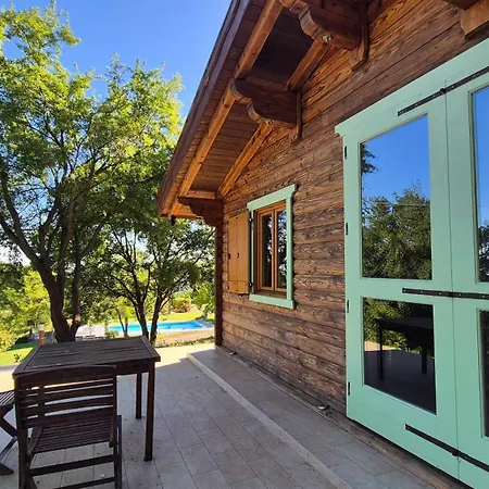 Apartment Casolara Apartments, & Glamping Castello di Serravalle