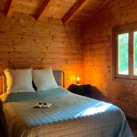 Casolara Apartments, & Glamping * Castello di Serravalle