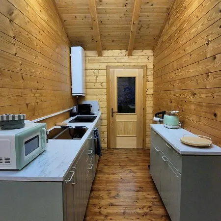 Casolara Apartments, & Glamping * Castello di Serravalle