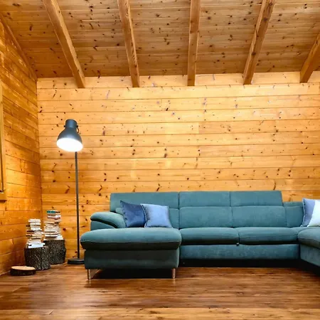 Casolara Apartments, & Glamping Castello di Serravalle