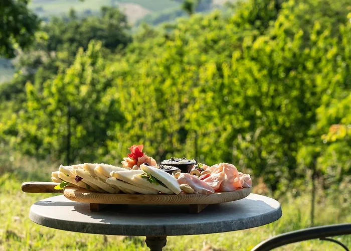 Casolara Apartments, & Glamping *