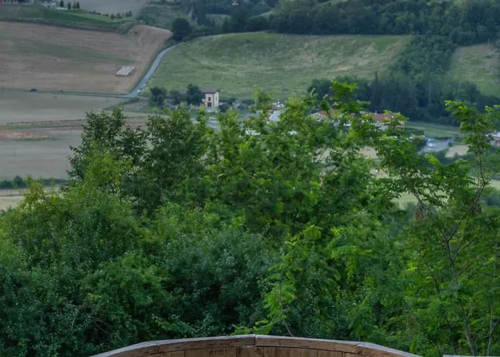 Casolara Apartments, & Glamping Daire Castello di Serravalle