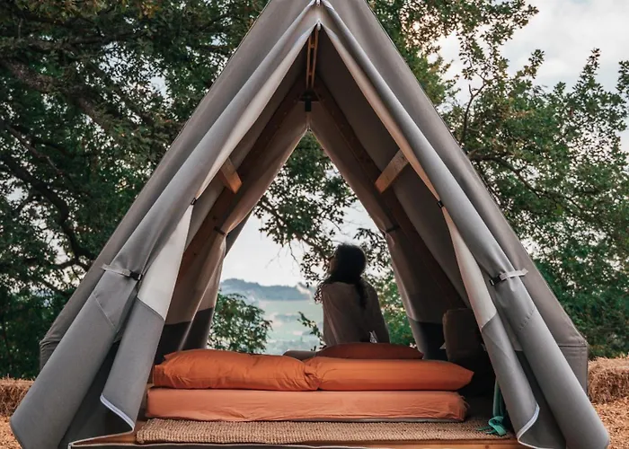 Casolara Apartments, & Glamping Daire